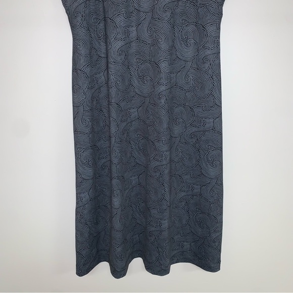 Columbia PFG Dress Women’s Size Small Black Grey Wave Wind Pattern‎ Freezer III - Picture 6 of 13